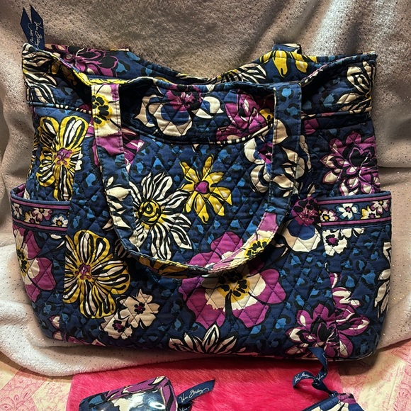 Vera Bradley 3 piece Set Bag, Wallet/ Id / Key Ring and Small Pouch - Picture 3 of 17